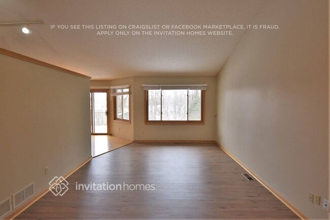 Building Photo - 21020 Floral Bay Dr N