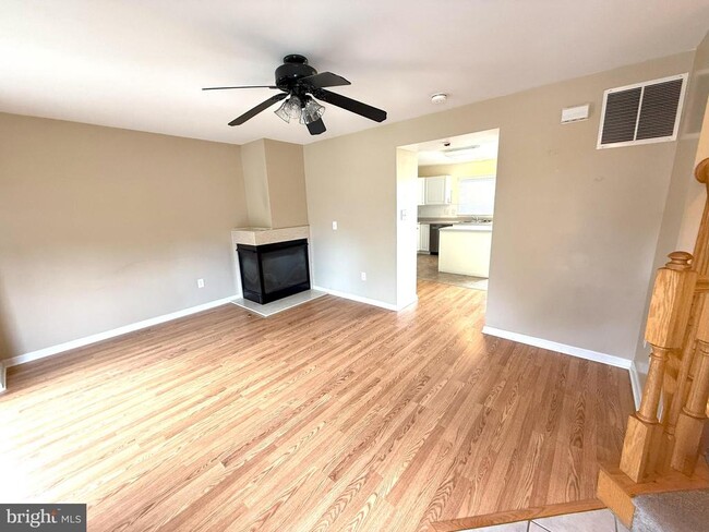 Building Photo - 16 Colts Neck Dr