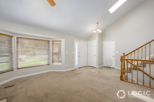 Building Photo - Stunning Home In Excellent Location!