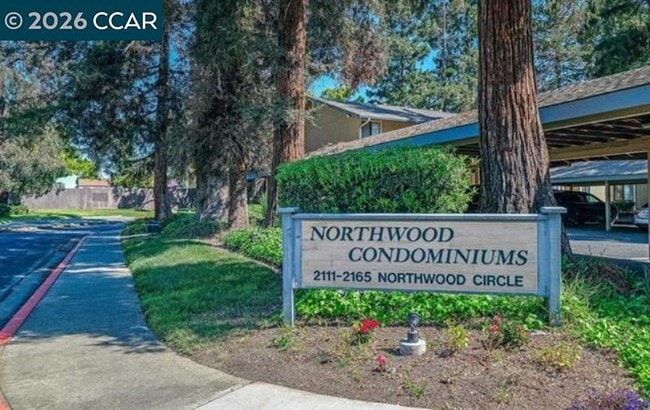 Building Photo - 2144 Northwood Cir
