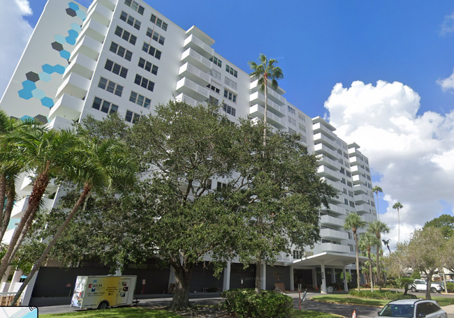 Foto del edificio - 2401 Bayshore Blvd