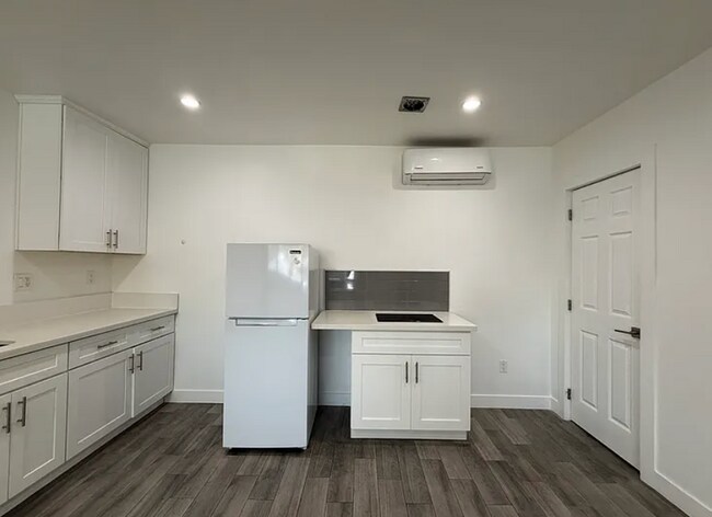 Foto del edificio - 8241 Shoup Ave