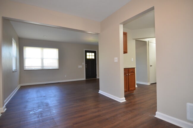 Building Photo - 3569 Locust Ln