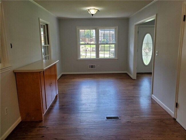 Foto del edificio - 939 Turner Dr SE