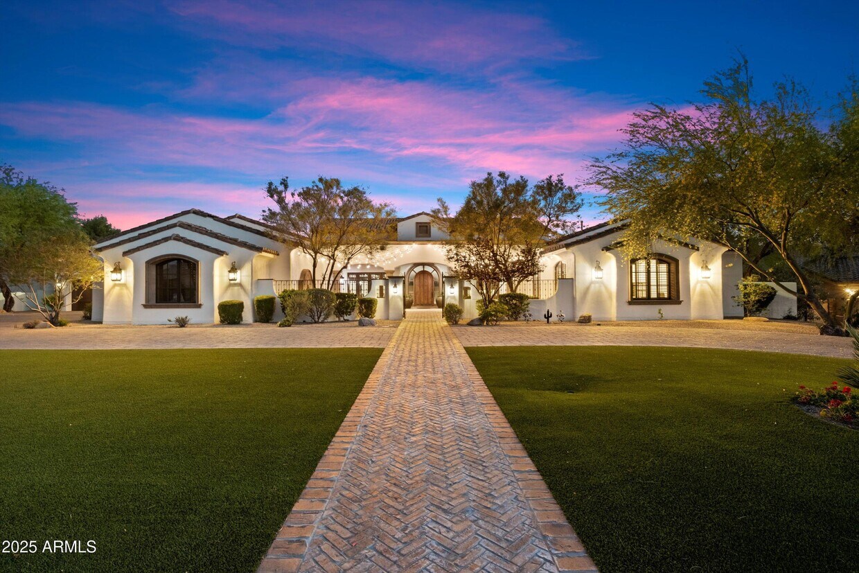 Primary Photo - 8515 E Sutton Dr