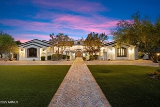 Building Photo - 8515 E Sutton Dr