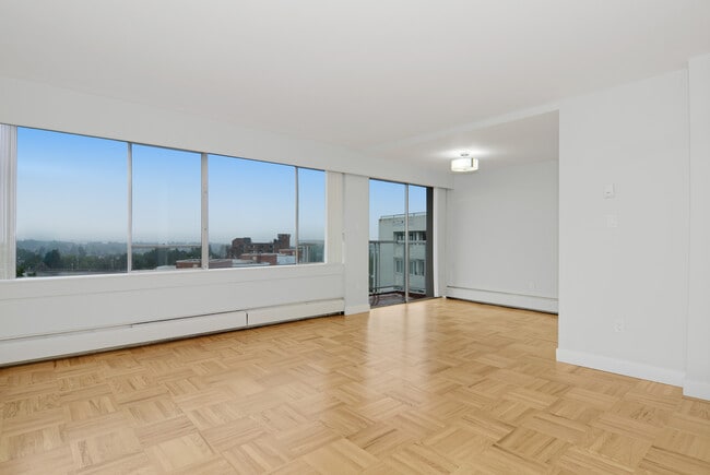 Building Photo - Shannon Tower