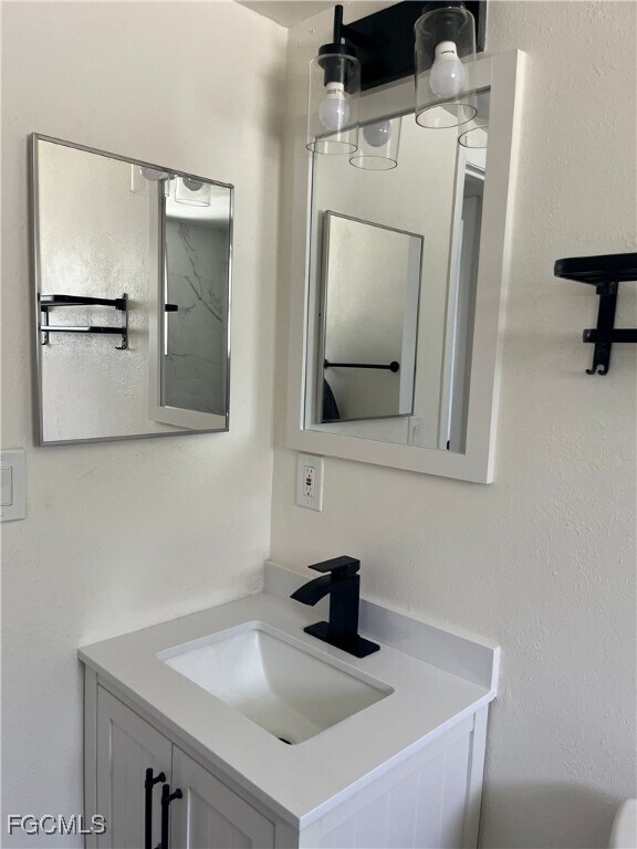 Foto del edificio - 721 Burdick Ave