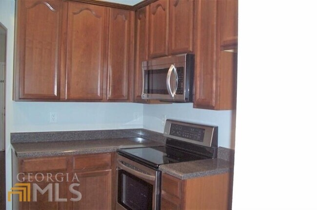 Building Photo - 532 Georgia Way