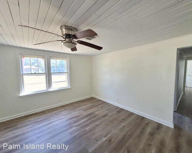 Building Photo - 3 br, 1 bath House - 3703 W Mallory St