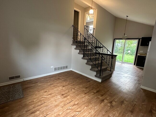 Building Photo - 98 Jackman Dr