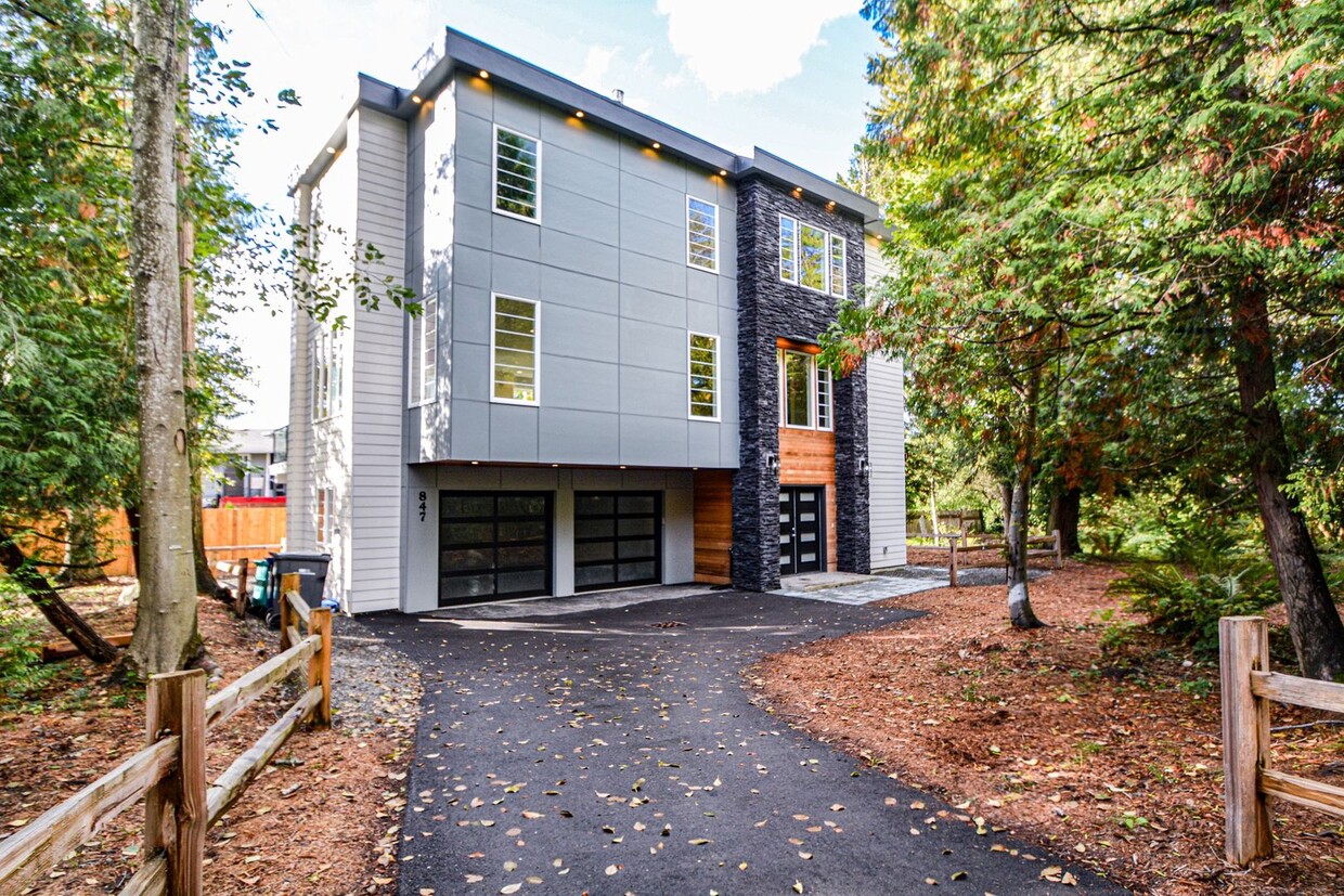 Primary Photo - Modern Multi-Level New Construction