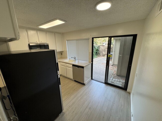 Building Photo - Two bedroom townhome | Located in Campus Commons