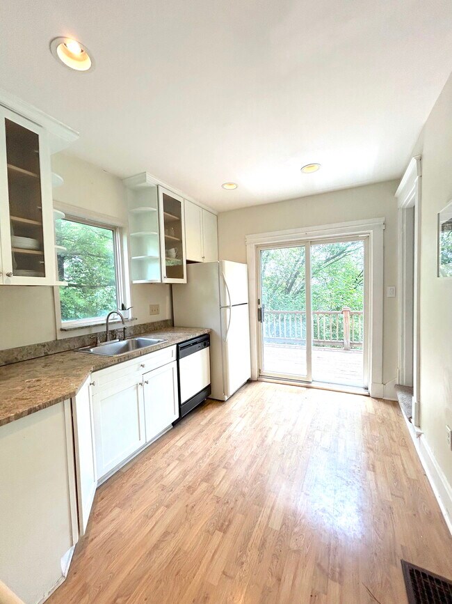 Kitchen - 2903 Maisel Dr