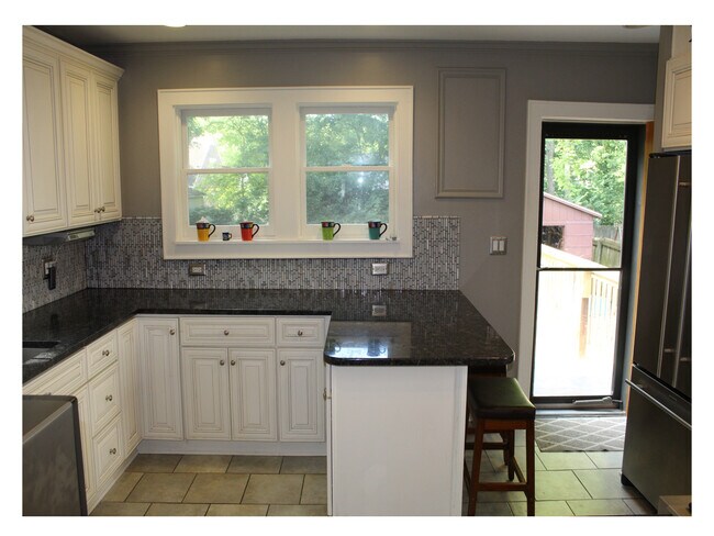 Building Photo - 1116 Woodvale Dr