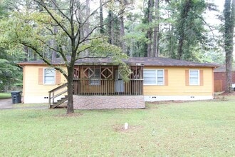 Building Photo - 200 Carol Dr