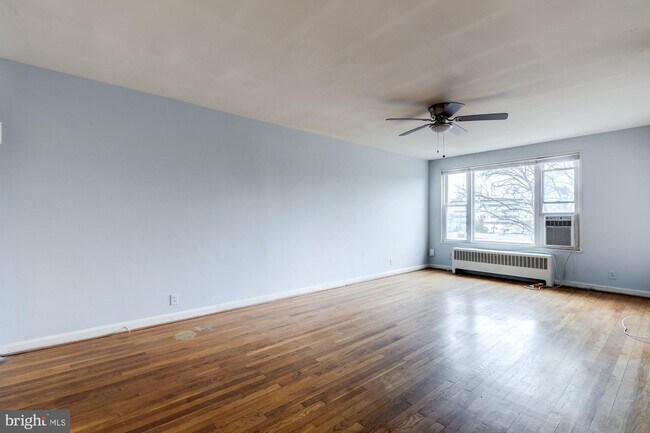 Foto del edificio - 500 S Courthouse Rd