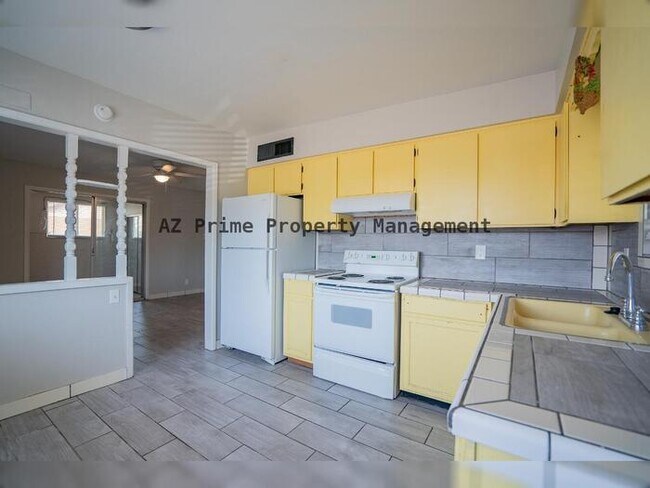 Building Photo - 8623 S 7TH AVE, PHOENIX AZ