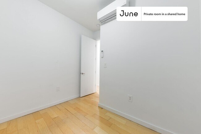 Foto del edificio - Private bedroom in 4 bed/2 bath Home