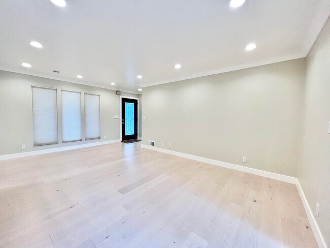 Building Photo - 14215 Worden Way