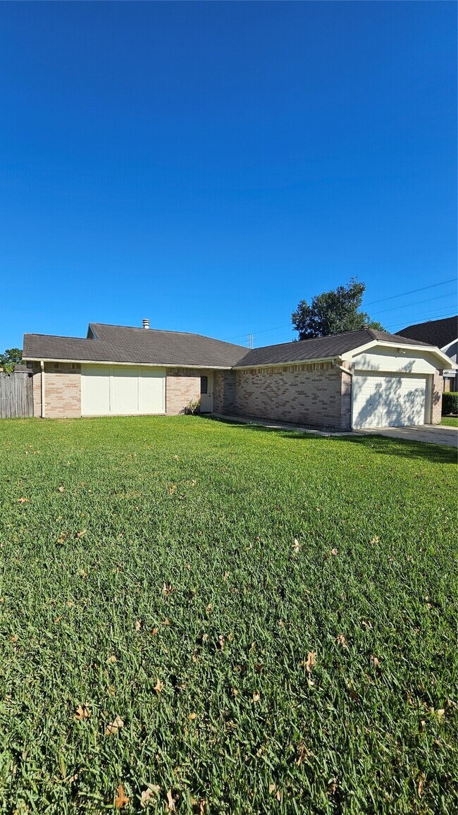 Foto del edificio - 543 Oakdale Dr