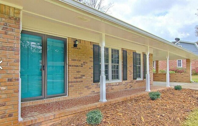 Building Photo - 4710 Navaho Cir