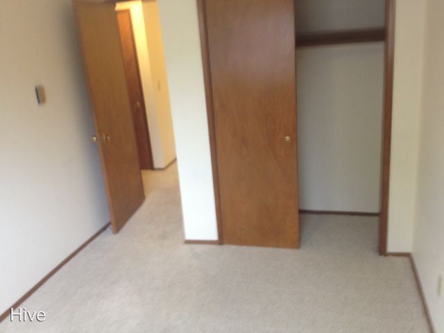 Building Photo - 407 N 87th St