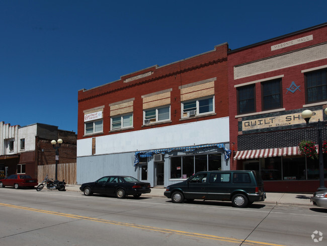 Building Photo - 118 W Lake St