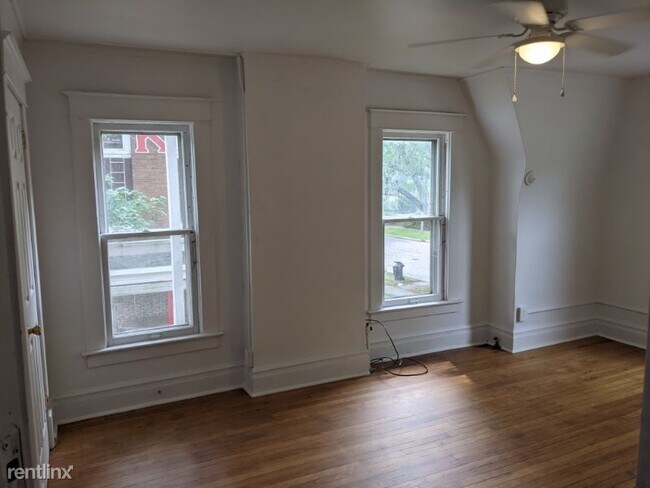 Building Photo - Room for Rent, 3.5 bath House - 128 N Norm...