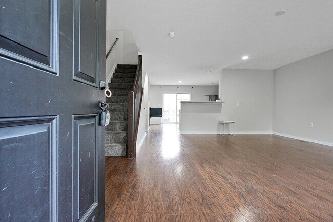 Foto del edificio - 6321 Marsh Wren Drive