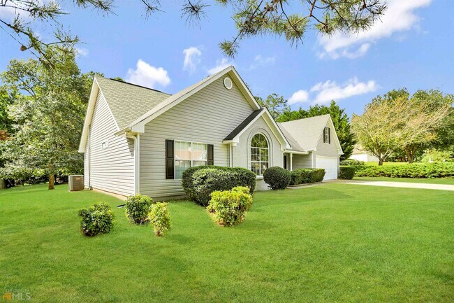 Building Photo - 25 Tufts Cir