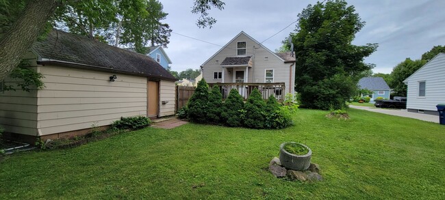 Building Photo - Single Family Home In Wausau! Security Dep...