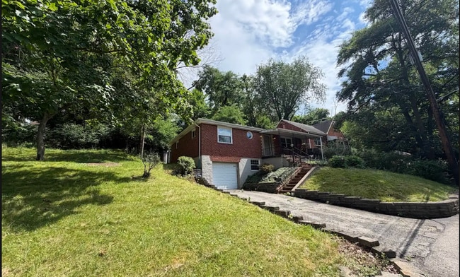 Building Photo - Dormont One-Level Ranch-2 bedrooms/2 bathrooms