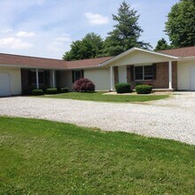 Building Photo - 5391 Country Club Rd