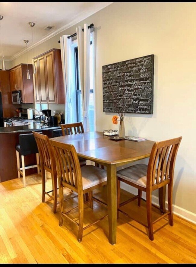 Foto del edificio - 1434 W Fletcher St