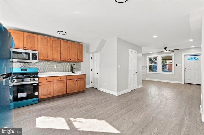 Foto del edificio - 5840 Crittenden St