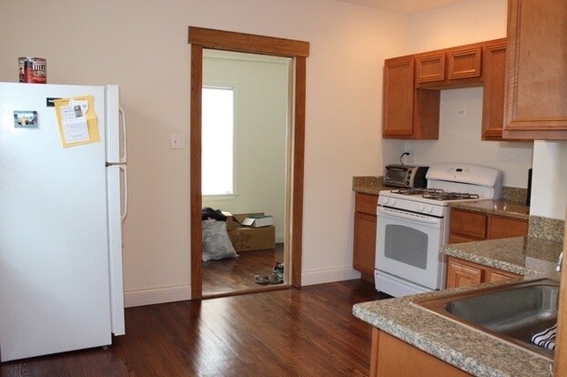 Foto del edificio - 5829 W Peterson Ave
