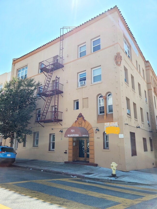Building Photo - 701 S Mariposa Ave