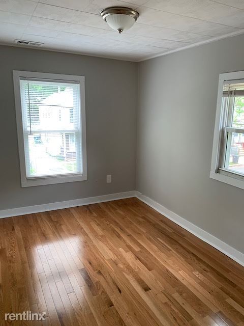 Building Photo - 4 br, 1.5 bath House - 121 Auburn St