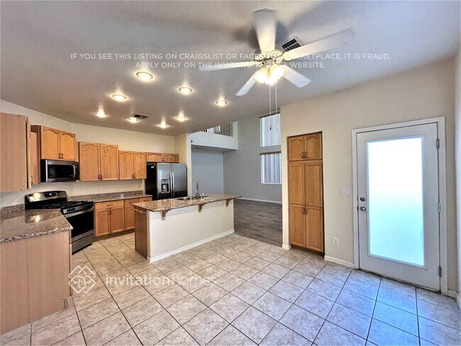 Foto del edificio - 7220 Golden Falcon St