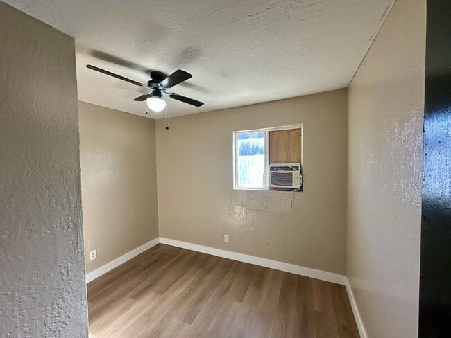 Foto del edificio - 372 W Northern Ave