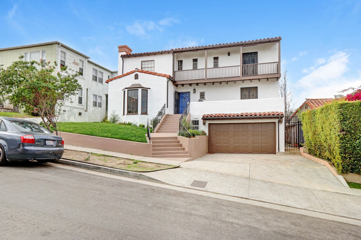 Foto principal - 1839 S Cochran Ave
