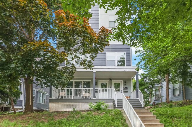 Foto del edificio - 2424 Lyndale Ave S