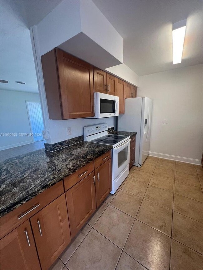 Building Photo - 2010 N 61st Ave