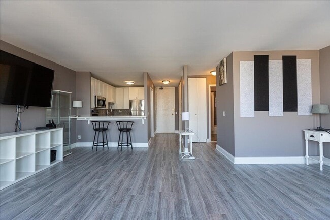 Foto del edificio - 5445 N Sheridan Rd