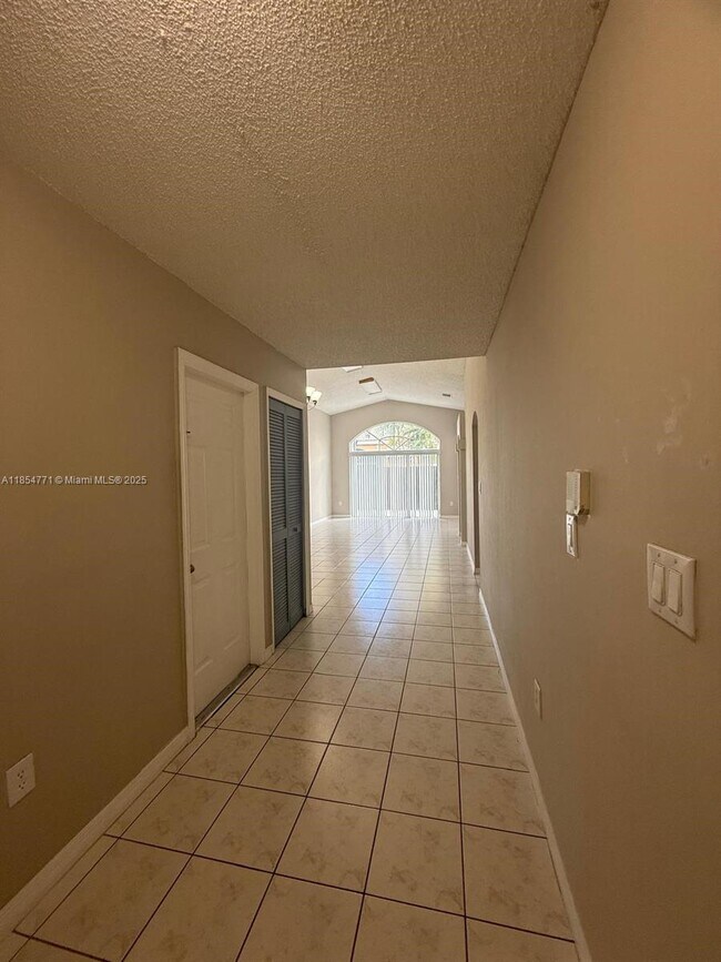 Foto del edificio - 15801 SW 85th St