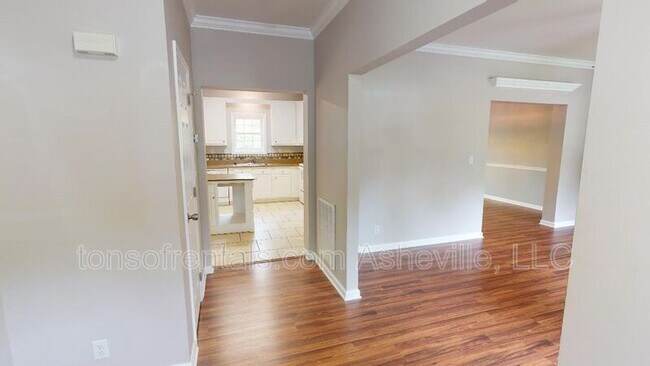 Foto del edificio - 33 Chapel Hill Church Rd