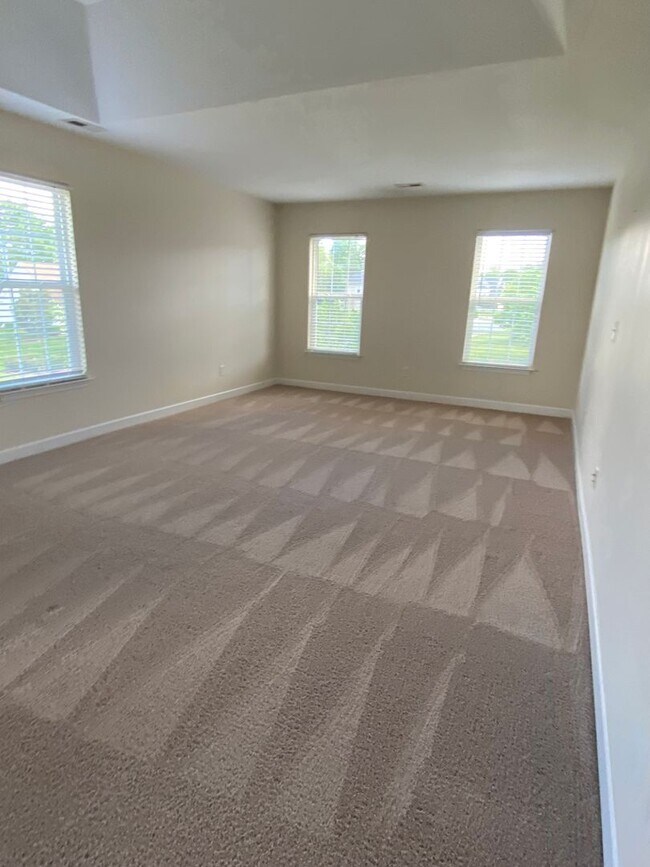 Foto del edificio - ~~~~~~~~ Spacious 4/5 bedroom ~~~~~~~~~   ...