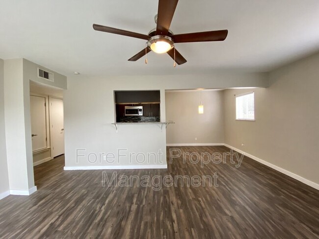 Building Photo - 731 Byrnes Dr