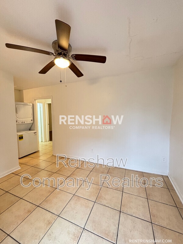 Building Photo - 2966 Yale Ave